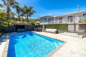 Aloha Cottage with Pool & Spa, Waiheke